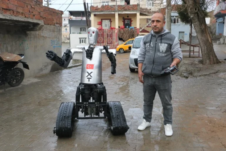 Siirtli mucit yapay zekalı robot asker geliştirdi